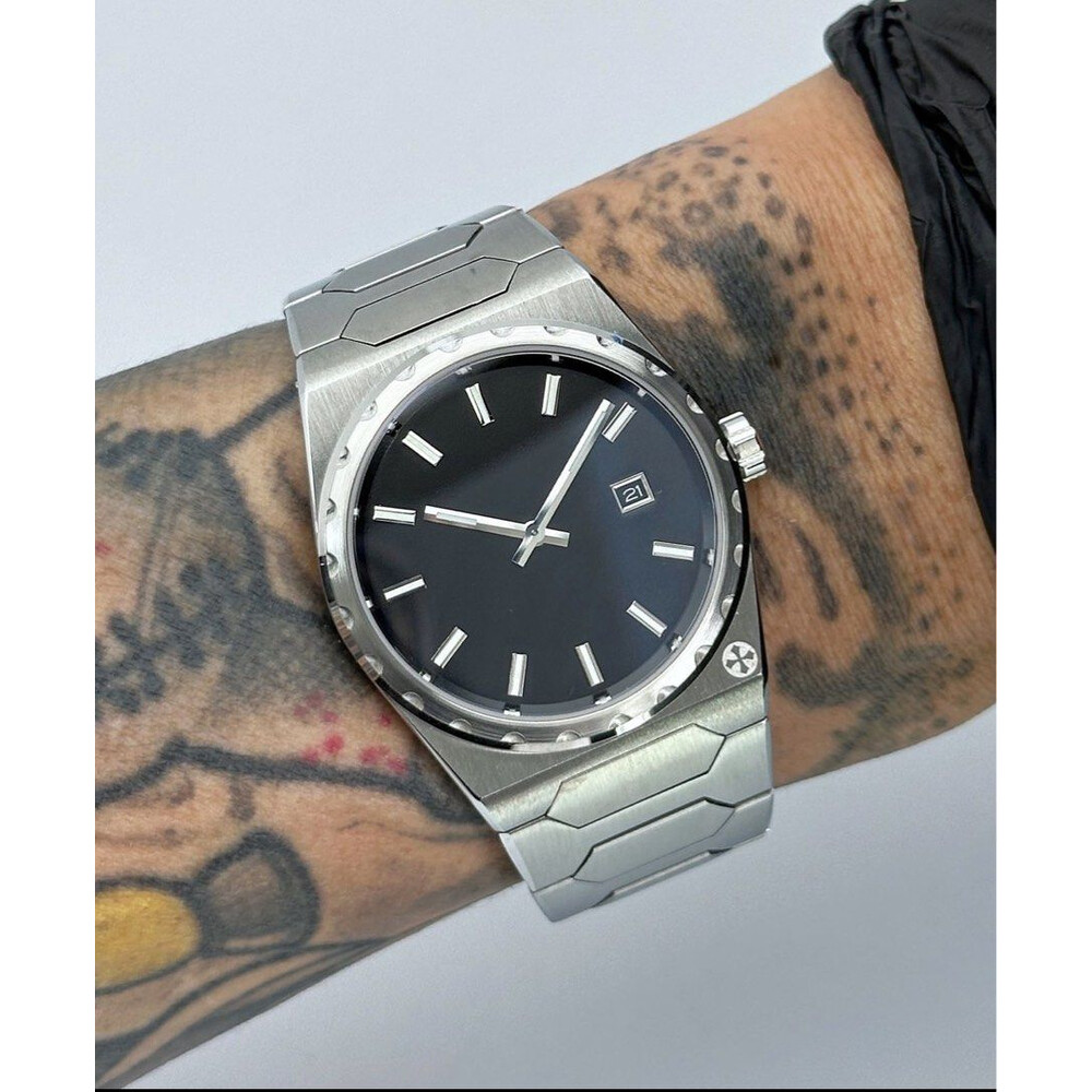 Custom Seiko Mod • Black Sterile Silver VC 222 Quartz • 37mm
